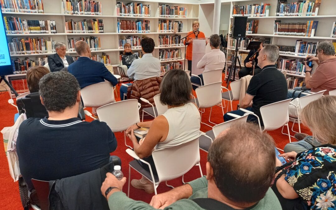 Mónica Doña presenta el poemario ‘Soles de medianoche’, I Premio Internacional de Poesía Gonzalo de Berceo